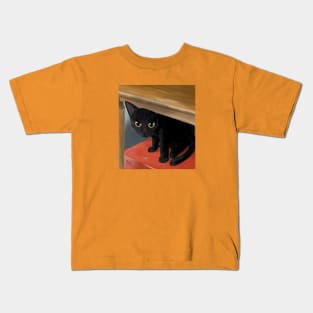 Under the table Kids T-Shirt